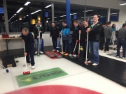 WIRAG Team beim Curling spielen